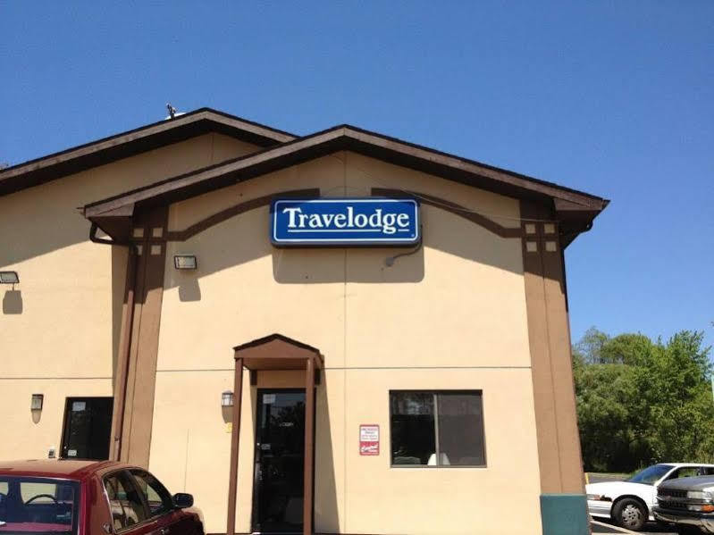 Travelodge By Wyndham Muskegon Exterior photo